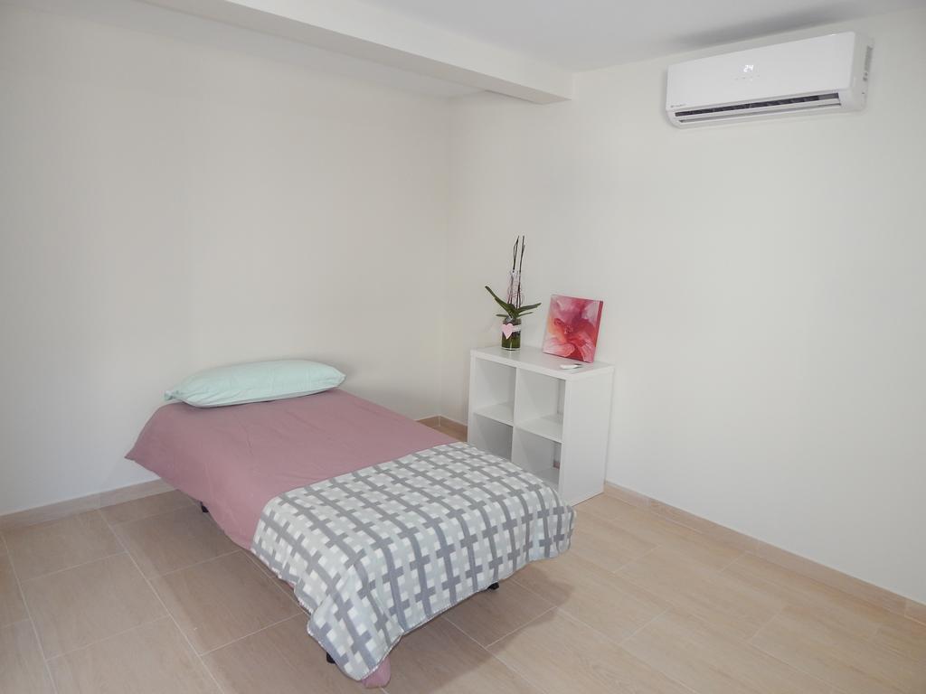 Apartamentos La Rosita Benidorm Room photo